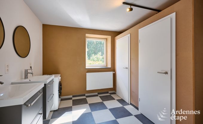 Gerumiges Ferienhaus Saint-Vith fr 23 Personen mit 6 Schlafzimmern, Sauna und groem Garten