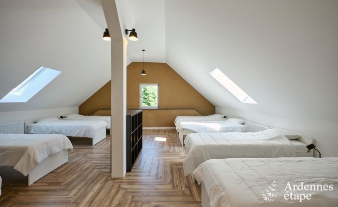 Gerumiges Ferienhaus Saint-Vith fr 23 Personen mit 6 Schlafzimmern, Sauna und groem Garten