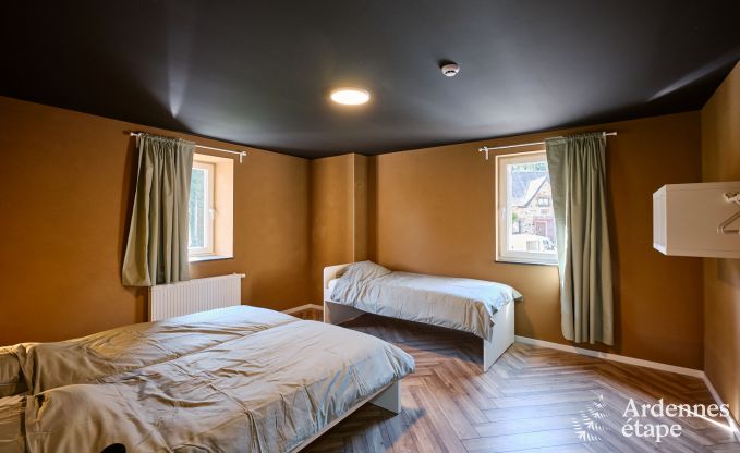 Gerumiges Ferienhaus Saint-Vith fr 23 Personen mit 6 Schlafzimmern, Sauna und groem Garten