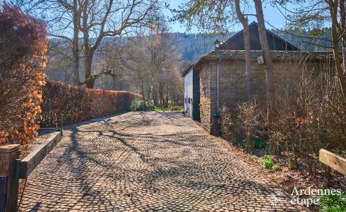 Charmantes Ferienhaus in Sankt Vith f�r 6 Personen mit Sauna, privatem Garten und Kamin