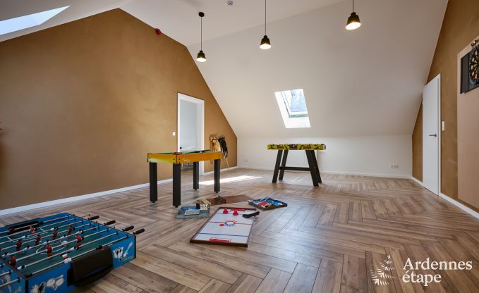 Gerumiges Ferienhaus Saint-Vith fr 23 Personen mit 6 Schlafzimmern, Sauna und groem Garten