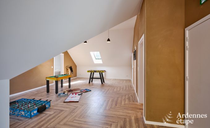 Gerumiges Ferienhaus Saint-Vith fr 23 Personen mit 6 Schlafzimmern, Sauna und groem Garten