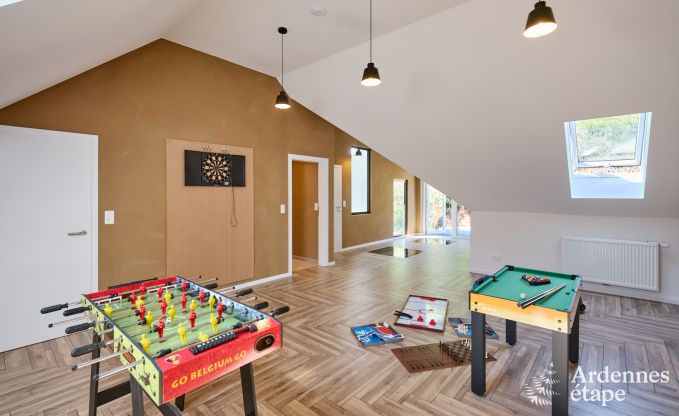 Gerumiges Ferienhaus Saint-Vith fr 23 Personen mit 6 Schlafzimmern, Sauna und groem Garten