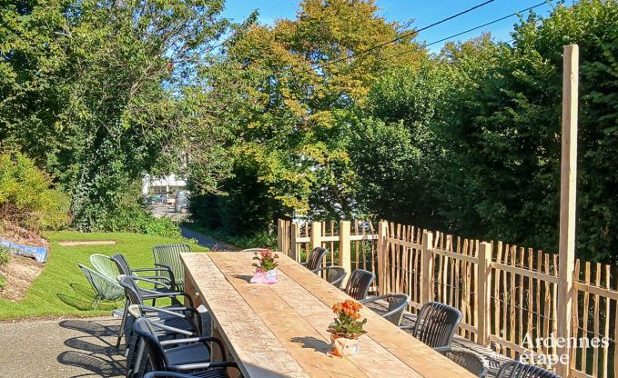Gerumiges Ferienhaus Saint-Vith fr 23 Personen mit 6 Schlafzimmern, Sauna und groem Garten