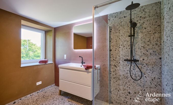 Gerumiges Ferienhaus Saint-Vith fr 23 Personen mit 6 Schlafzimmern, Sauna und groem Garten