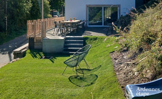 Gerumiges Ferienhaus Saint-Vith fr 23 Personen mit 6 Schlafzimmern, Sauna und groem Garten