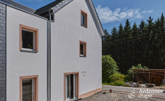 Gerumiges Ferienhaus Saint-Vith fr 23 Personen mit 6 Schlafzimmern, Sauna und groem Garten