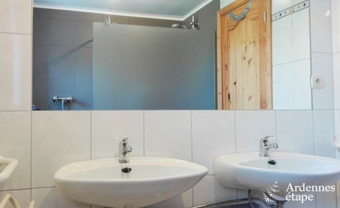 Ferienhaus in Sainte-Ode: Oase der Ruhe f�r 8 Personen mit Terrasse und Garten in den Ardennen