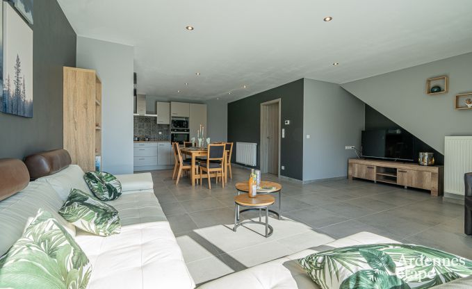 Luxuri�se und hundefreundliche Ferienwohnung mit Pool in Sainte-Ode, Ardennen