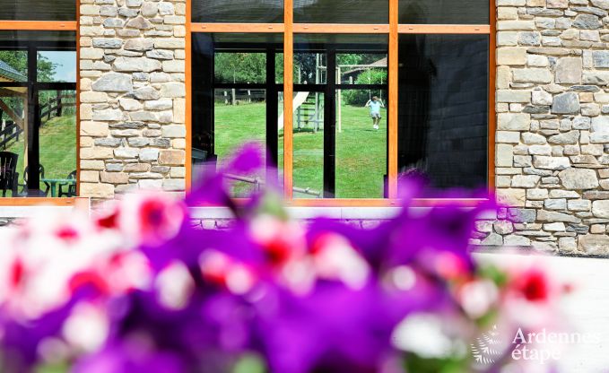 Komfortables Ferienhaus mit Pool in Sainte-Ode, Ardennen