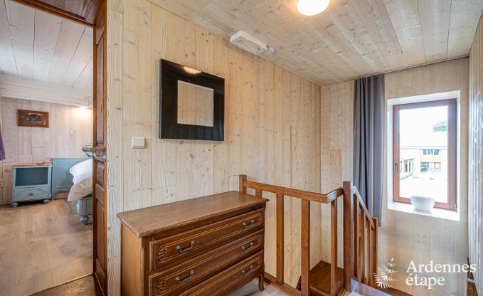 Komfortables Ferienhaus mit Pool in Sainte-Ode, Ardennen