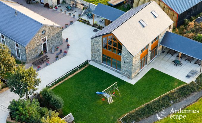 Komfortables Ferienhaus mit Pool in Sainte-Ode, Ardennen