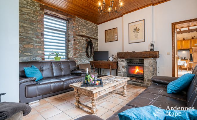 Komfortables Ferienhaus mit Pool in Sainte-Ode, Ardennen