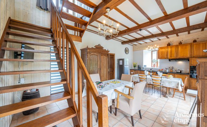 Komfortables Ferienhaus mit Pool in Sainte-Ode, Ardennen