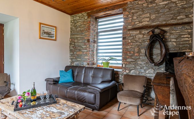 Komfortables Ferienhaus mit Pool in Sainte-Ode, Ardennen