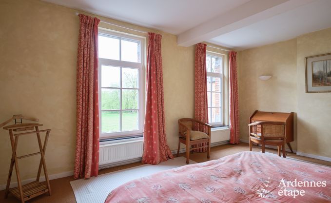 Charmante Ferienunterkunft im Nebengeb�ude eines Schlosses in Sars-la-Bruy�re, Ardennen