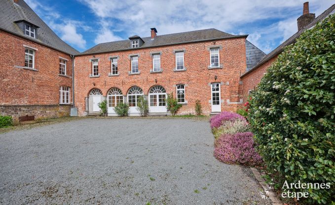 Charmante Ferienunterkunft im Nebengeb�ude eines Schlosses in Sars-la-Bruy�re, Ardennen