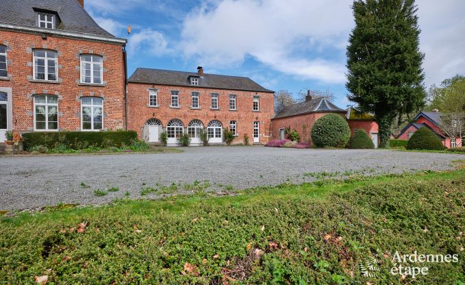 Charmante Ferienunterkunft im Nebengeb�ude eines Schlosses in Sars-la-Bruy�re, Ardennen