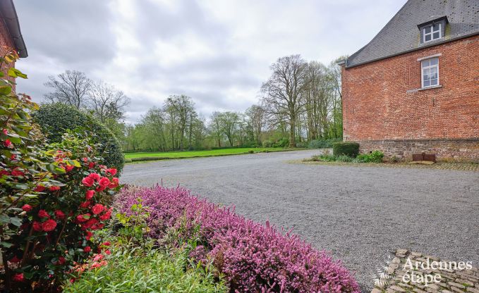Charmante Ferienunterkunft im Nebengeb�ude eines Schlosses in Sars-la-Bruy�re, Ardennen