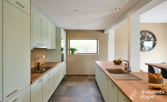 Ferienhaus Sippenaeken: charmante Unterkunft f�r 15 Personen mit Whirlpool und privatem Garten in den Ardennen