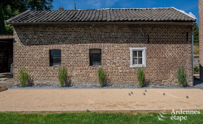 Ferienhaus Sippenaeken: charmante Unterkunft f�r 15 Personen mit Whirlpool und privatem Garten in den Ardennen