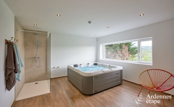 Ferienhaus Sippenaeken: charmante Unterkunft f�r 15 Personen mit Whirlpool und privatem Garten in den Ardennen