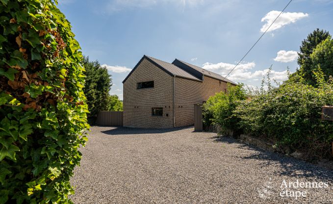 Ferienhaus Sippenaeken: charmante Unterkunft f�r 15 Personen mit Whirlpool und privatem Garten in den Ardennen