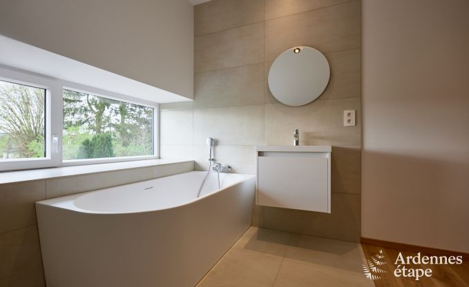 Ferienhaus Sippenaeken: charmante Unterkunft f�r 15 Personen mit Whirlpool und privatem Garten in den Ardennen