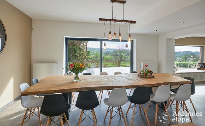 Ferienhaus Sippenaeken: charmante Unterkunft f�r 15 Personen mit Whirlpool und privatem Garten in den Ardennen