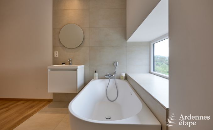 Ferienhaus Sippenaeken: charmante Unterkunft f�r 15 Personen mit Whirlpool und privatem Garten in den Ardennen