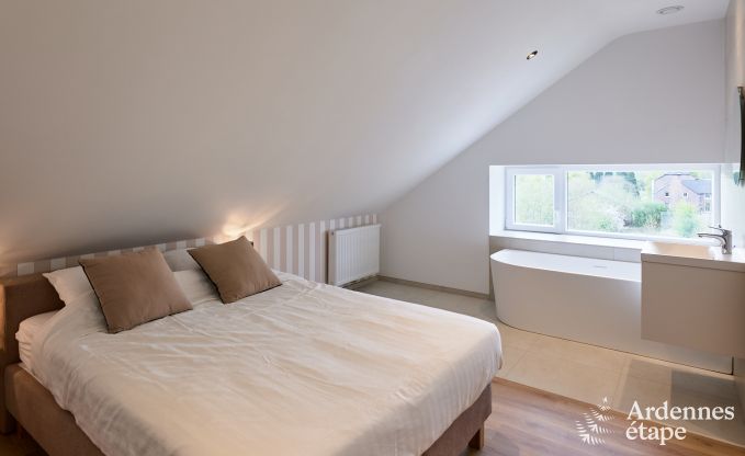 Ferienhaus Sippenaeken: charmante Unterkunft f�r 15 Personen mit Whirlpool und privatem Garten in den Ardennen