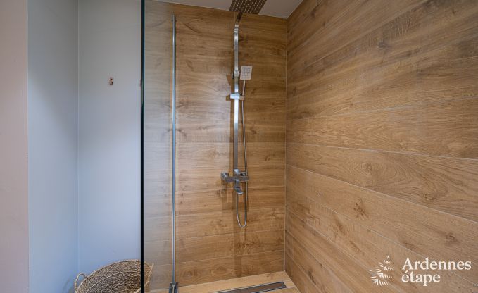 Gem�tliches Chalet in Somme-Leuze: Skandinavischer Aufenthalt f�r Familien mit Kindern und Haustieren