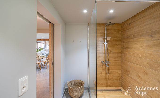 Gem�tliches Chalet in Somme-Leuze: Skandinavischer Aufenthalt f�r Familien mit Kindern und Haustieren