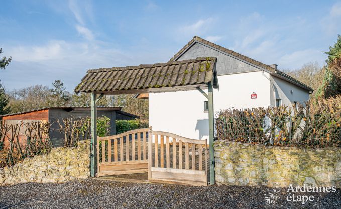 Gem�tliches Chalet in Somme-Leuze: Skandinavischer Aufenthalt f�r Familien mit Kindern und Haustieren