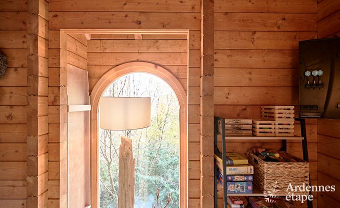 Gerumiges Chalet in Somme-Leuze fr 8 Personen mit 4 Schlafzimmern, 3 Badezimmern, Holzpelletofen und Privatgarten