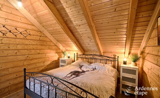 Gerumiges Chalet in Somme-Leuze fr 8 Personen mit 4 Schlafzimmern, 3 Badezimmern, Holzpelletofen und Privatgarten