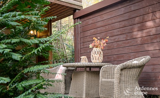 Gerumiges Chalet in Somme-Leuze fr 8 Personen mit 4 Schlafzimmern, 3 Badezimmern, Holzpelletofen und Privatgarten