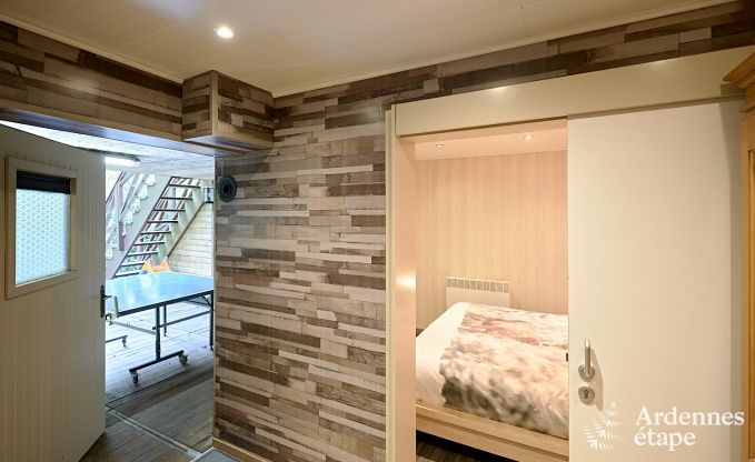 Gerumiges Chalet in Somme-Leuze fr 8 Personen mit 4 Schlafzimmern, 3 Badezimmern, Holzpelletofen und Privatgarten