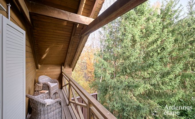 Gerumiges Chalet in Somme-Leuze fr 8 Personen mit 4 Schlafzimmern, 3 Badezimmern, Holzpelletofen und Privatgarten