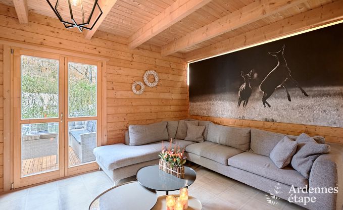 Gerumiges Chalet in Somme-Leuze fr 8 Personen mit 4 Schlafzimmern, 3 Badezimmern, Holzpelletofen und Privatgarten