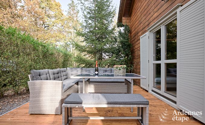 Gerumiges Chalet in Somme-Leuze fr 8 Personen mit 4 Schlafzimmern, 3 Badezimmern, Holzpelletofen und Privatgarten