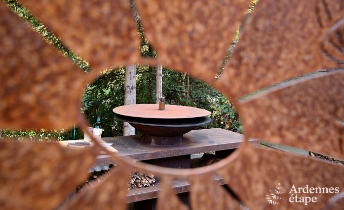 Gerumiges Chalet in Somme-Leuze fr 8 Personen mit 4 Schlafzimmern, 3 Badezimmern, Holzpelletofen und Privatgarten