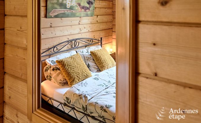 Gerumiges Chalet in Somme-Leuze fr 8 Personen mit 4 Schlafzimmern, 3 Badezimmern, Holzpelletofen und Privatgarten