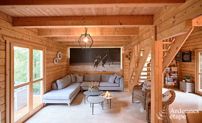 Gerumiges Chalet in Somme-Leuze fr 8 Personen mit 4 Schlafzimmern, 3 Badezimmern, Holzpelletofen und Privatgarten
