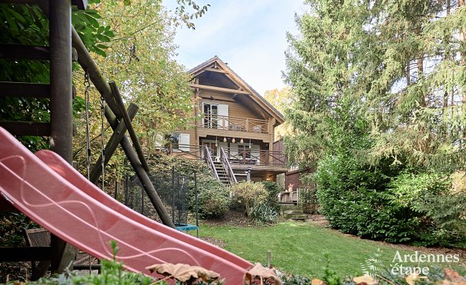 Gerumiges Chalet in Somme-Leuze fr 8 Personen mit 4 Schlafzimmern, 3 Badezimmern, Holzpelletofen und Privatgarten