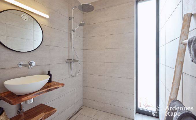 Komfortables und luxuri�ses Neubau-Ferienhaus in Somme-Leuze, Ardennen
