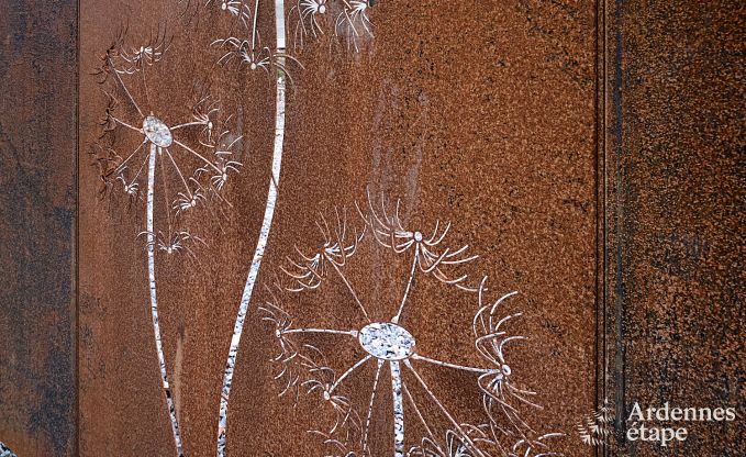 Gerumiges Chalet in Somme-Leuze fr 8 Personen mit 4 Schlafzimmern, 3 Badezimmern, Holzpelletofen und Privatgarten