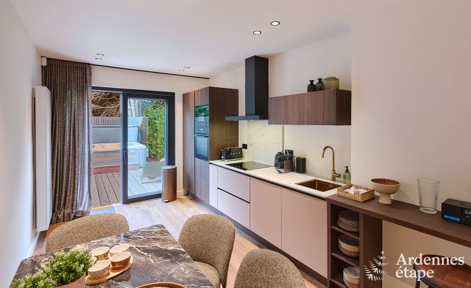 Charmantes Ferienhaus in Spa mit 2 Schlafzimmern, Entspannungsraum und privater Terrasse mit Jacuzzi