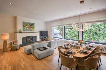 Ferienhaus Spa fr 9 Personen mit 4 Schlafzimmern, Sauna, Infrarotkabine, Privatgarten, nahe Zentrum