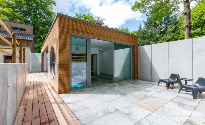 Geräumige Luxusvilla in Spa für 15 Personen mit 5 Schlafzimmern, Sauna, Außenpool und privatem Garten